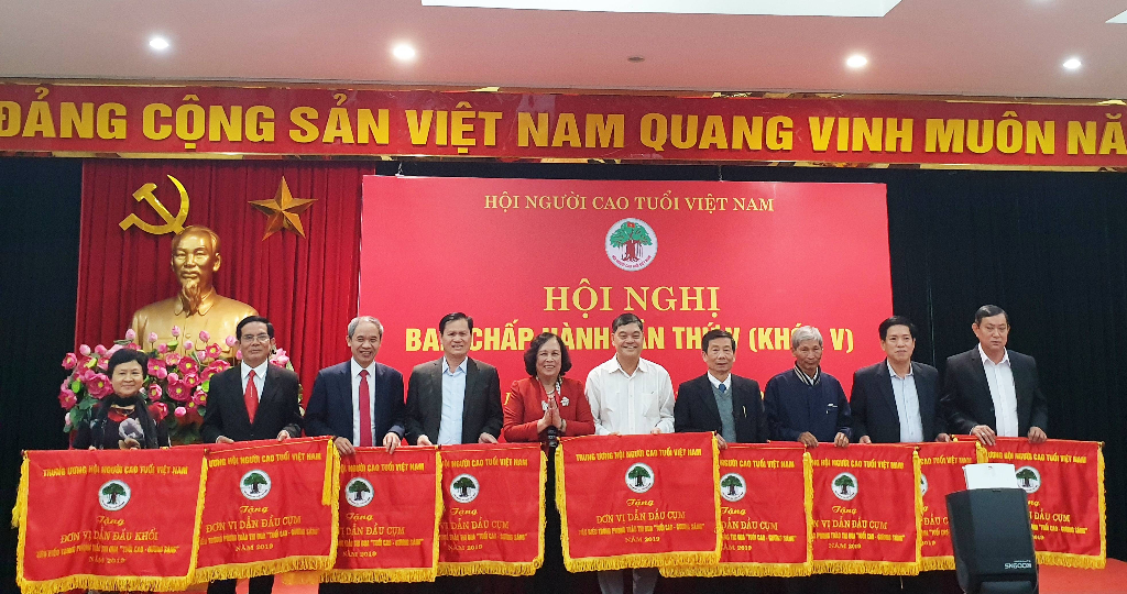 Hội Người cao tuổi các cấp tỉnh Bắc Giang thi đua “Tuổi cao - Gương sáng”