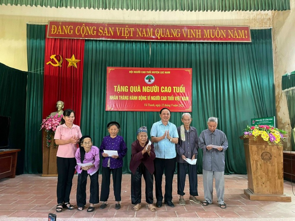 Chung tay thực hiện “Tháng hành động vì NCT Việt Nam”