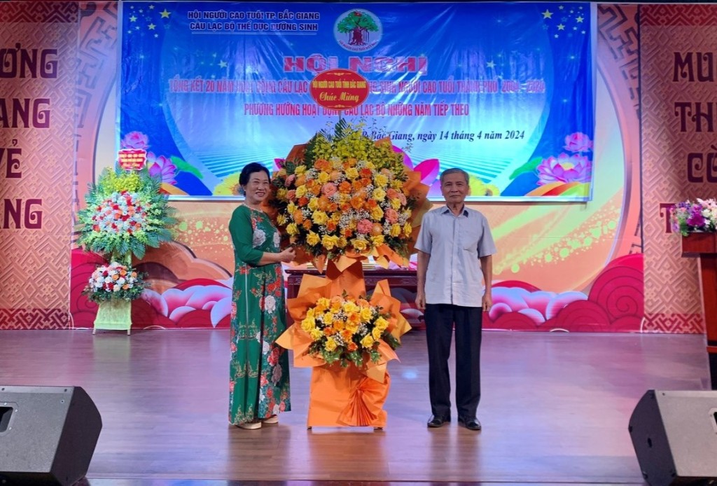 Thành phố Bắc Giang: Tổng kết 20 năm hoạt động Câu lạc bộ Thể dục Dưỡng sinh người cao tuổi thành...